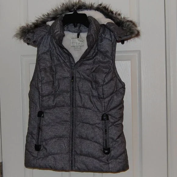 Green Tea Puffer Vest, Faux Fur Lined, Hooded, Zip Pockets, Gray, Size S - Picture 2 of 12